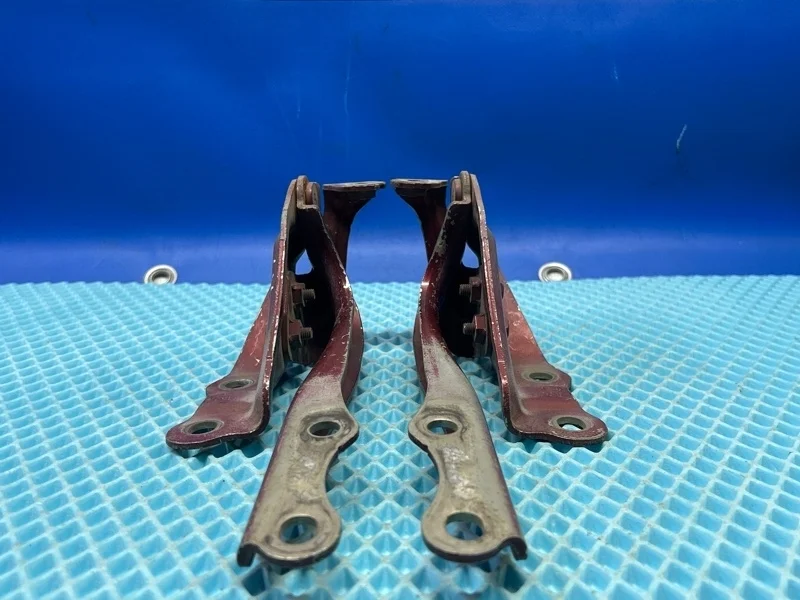 Петля капота Toyota Land Cruiser 2016 5341060110 GRJ200