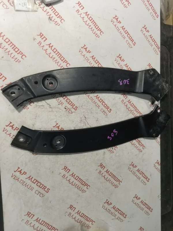 Крепление фары Volkswagen Tiguan CAW 2.0TSI 2010