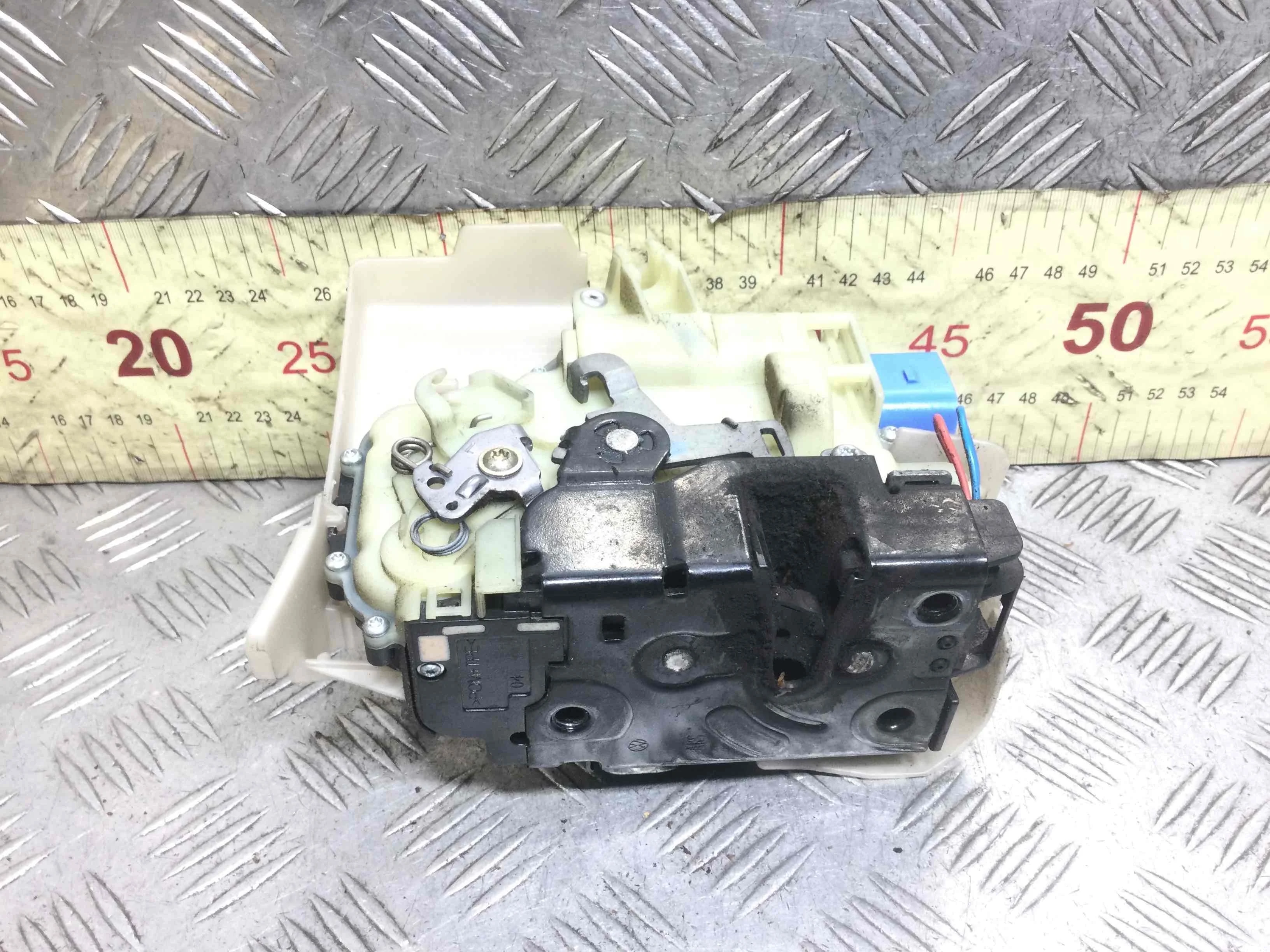 Замок двери передней левой Volkswagen Transporter T5 2010 - 2016 дизель 2.0 TDI Механика Микроавтобус