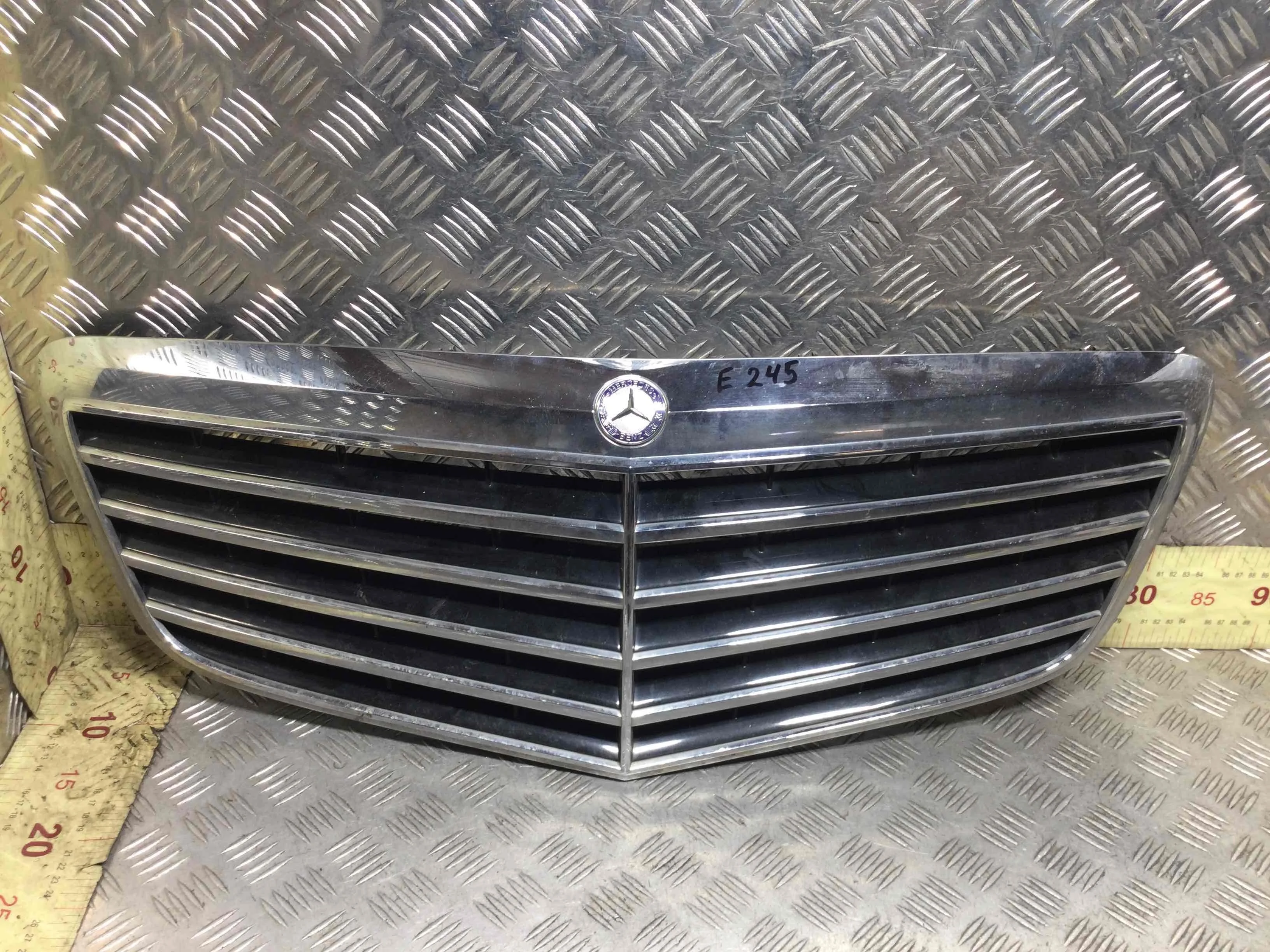 Решетка радиатора Mercedes E-klasse E-klasse (W211) 2002 - 2009 дизель 3.0 CDI Автомат Седан