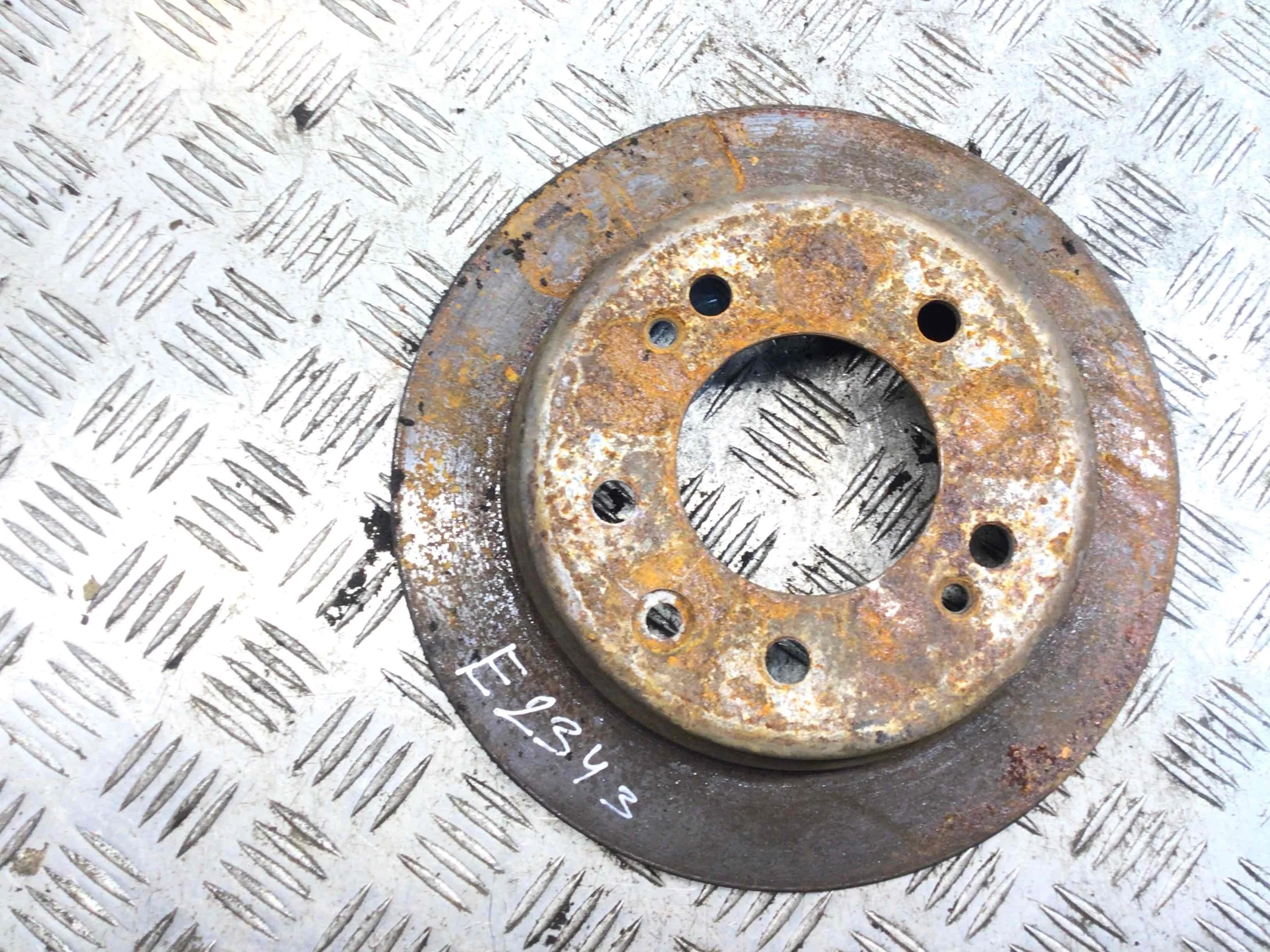 Диск тормозной задний Hyundai i30 1 поколение (2007-2010) дизель 1.6 CRDi Автомат 5-дв, х/б