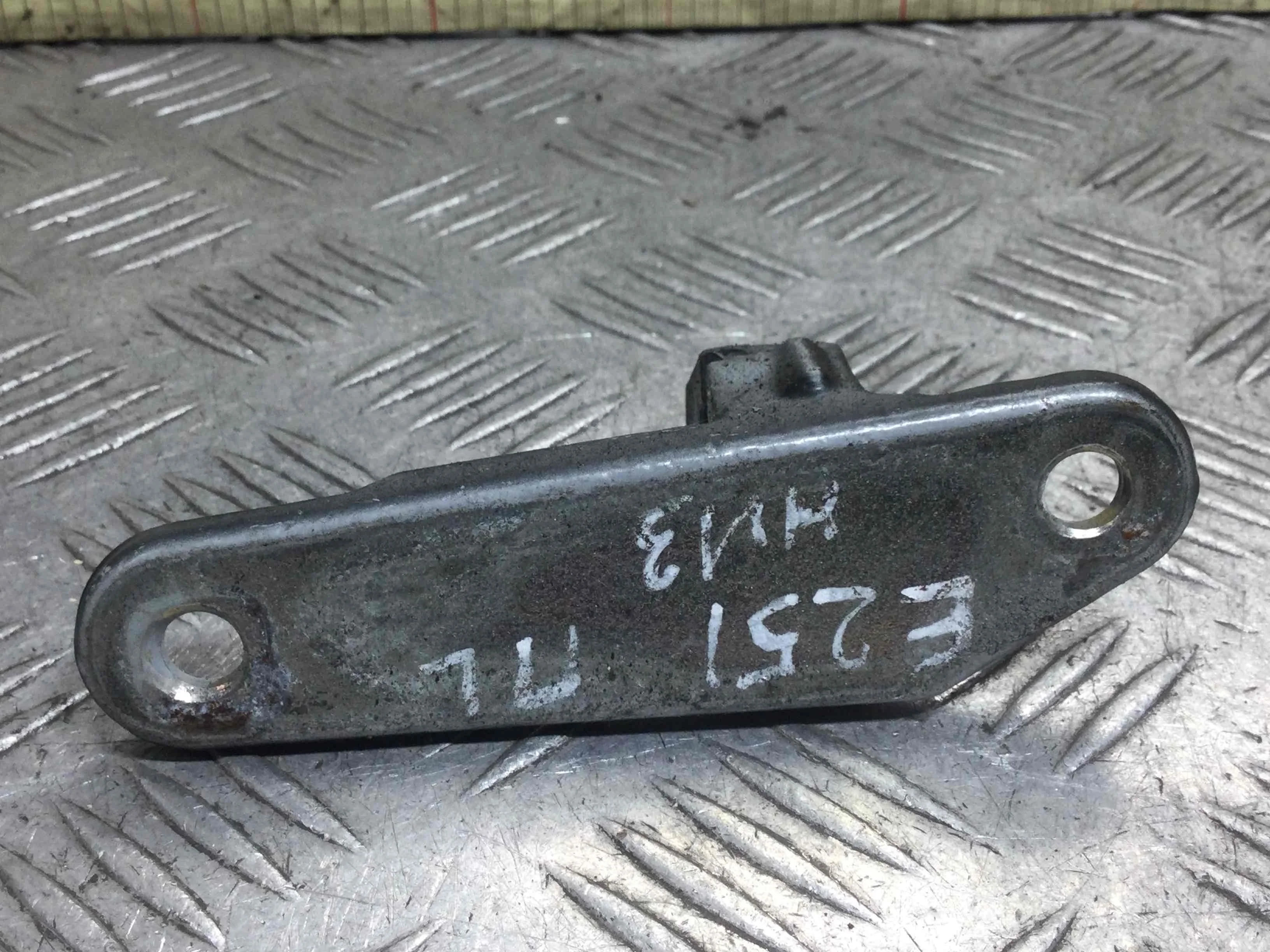 Петля двери передней левой Mercedes GL X164 (2006-2009) дизель 4.2 CDI Автомат Внедорожник