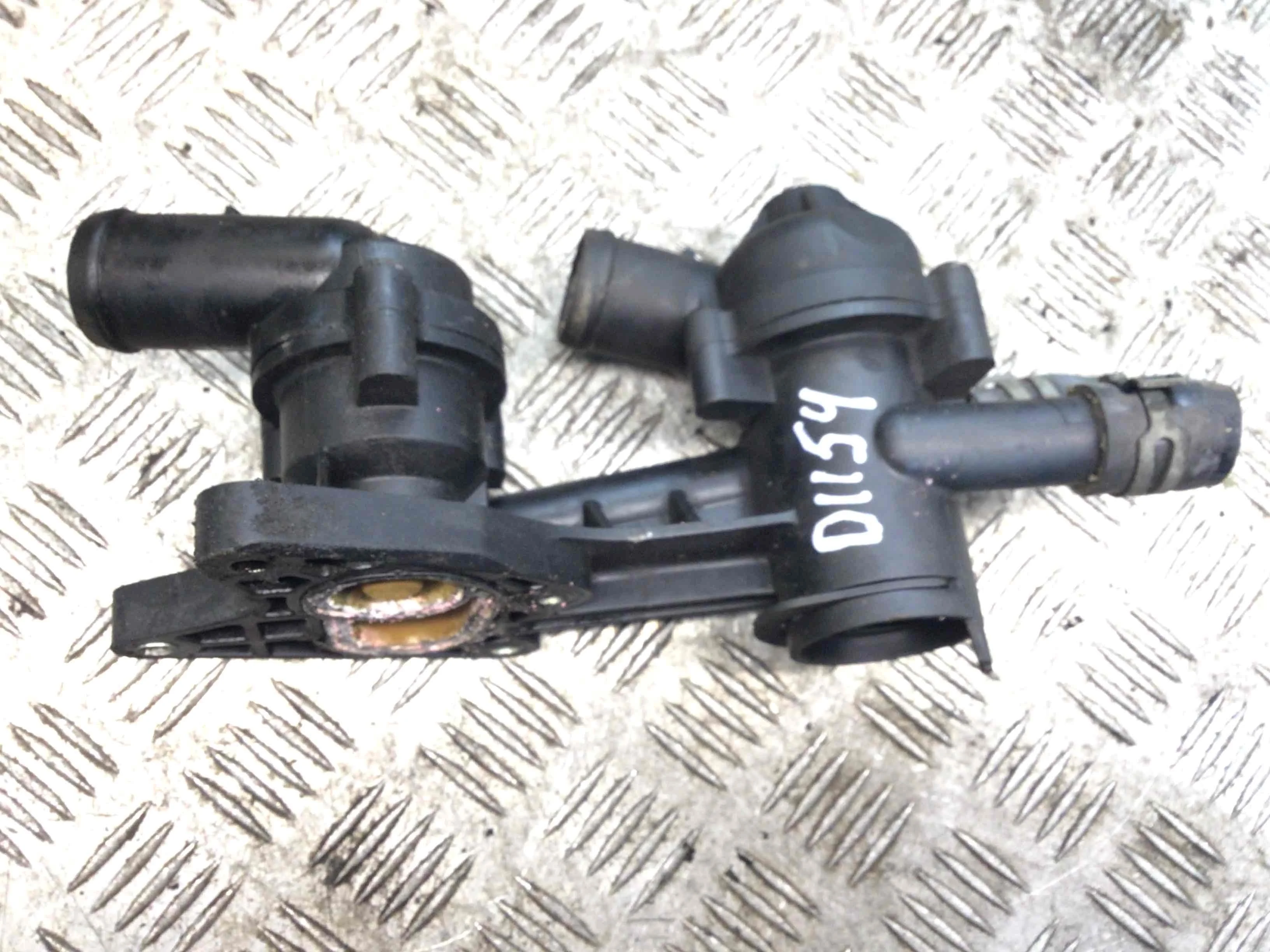 Корпус термостата Volkswagen Passat B7 (2010-2015) бензин 1.4 TSI Механика Седан