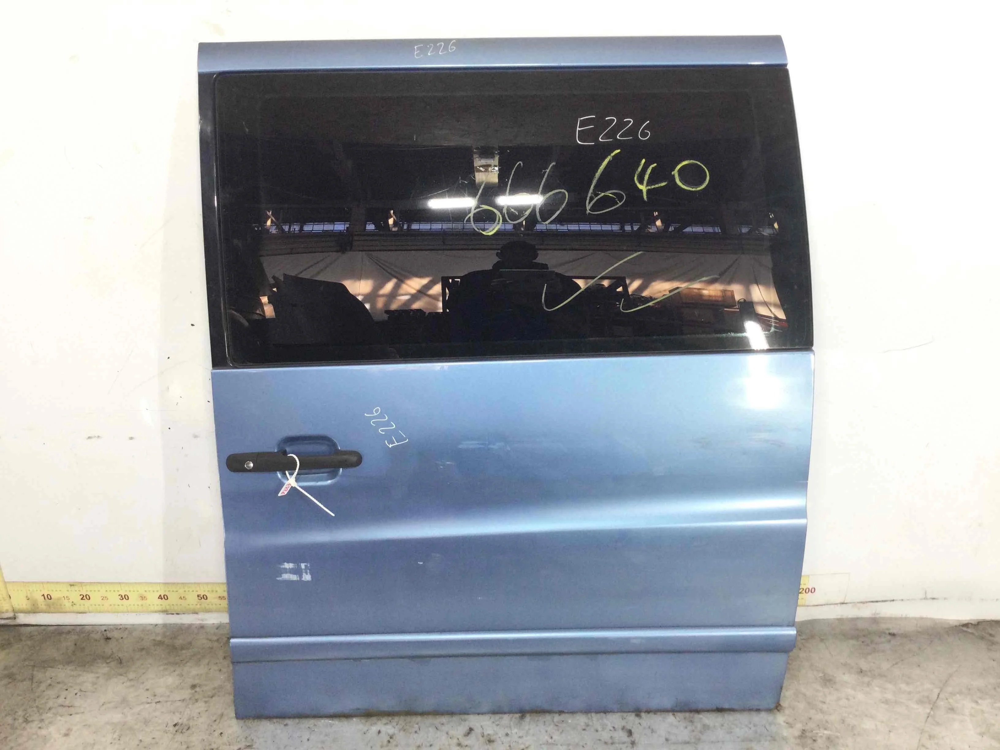 Дверь сдвижная левая Mercedes Vito W638 (1996-2003) бензин 2.3 i Автомат Микроавтобус