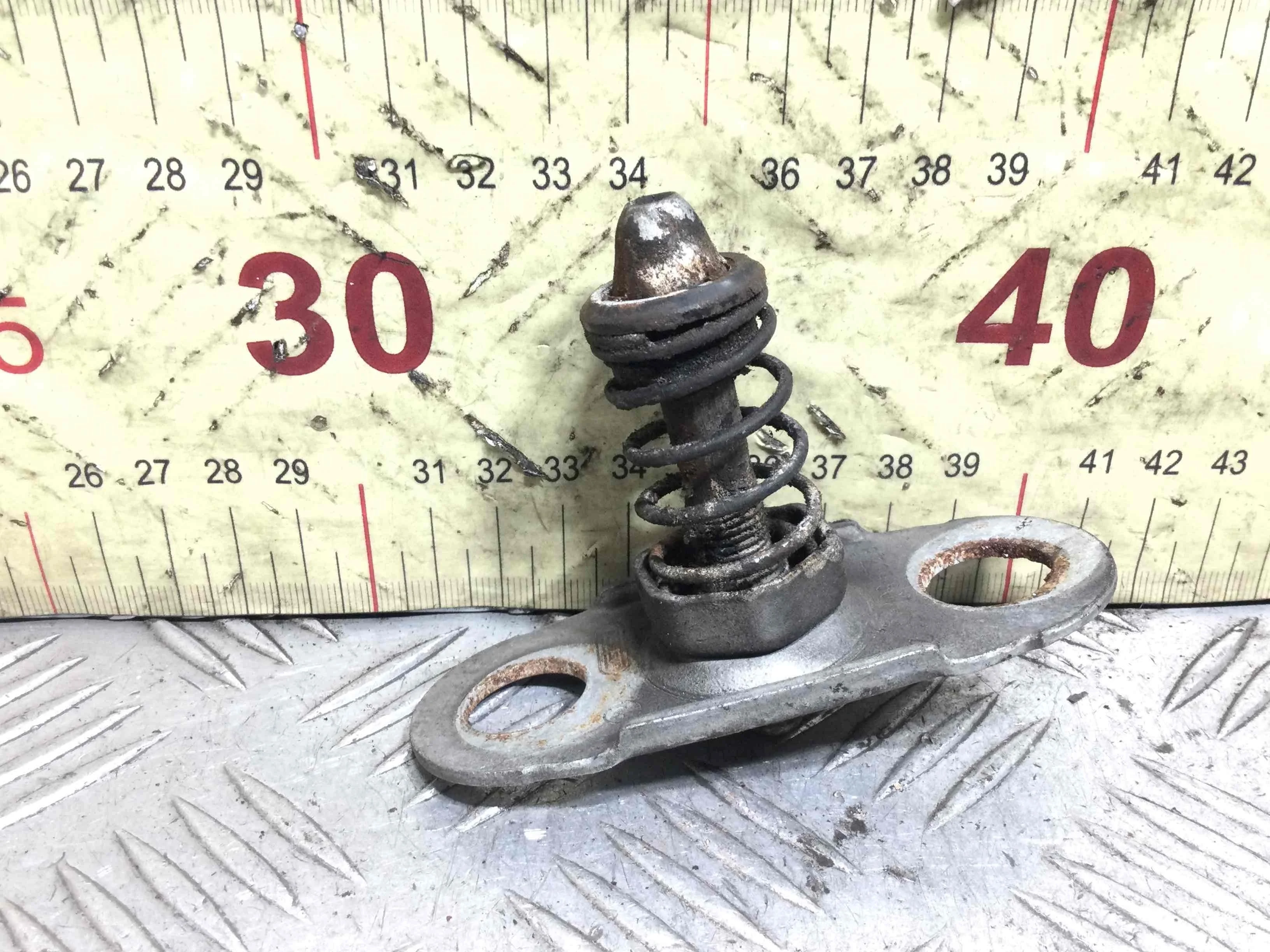 Замок капота Land Rover Range Rover 3 поколение (2002-2005) бензин 4.4