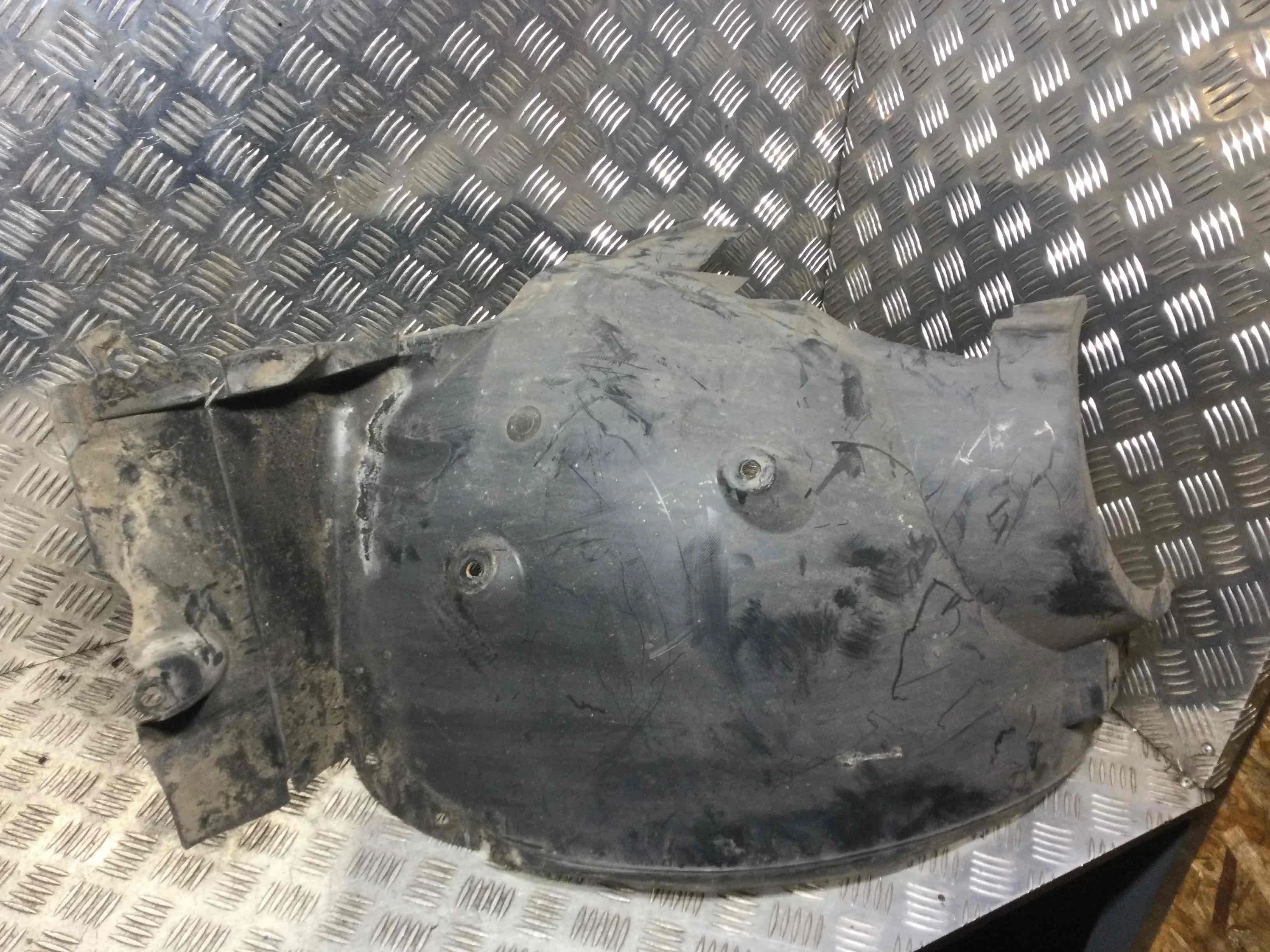 Защита арок передняя левая (подкрылок) Mercedes CLK W209/A209 [рестайлинг] (2005-2010) дизель 2.2 CDI Автомат Седан