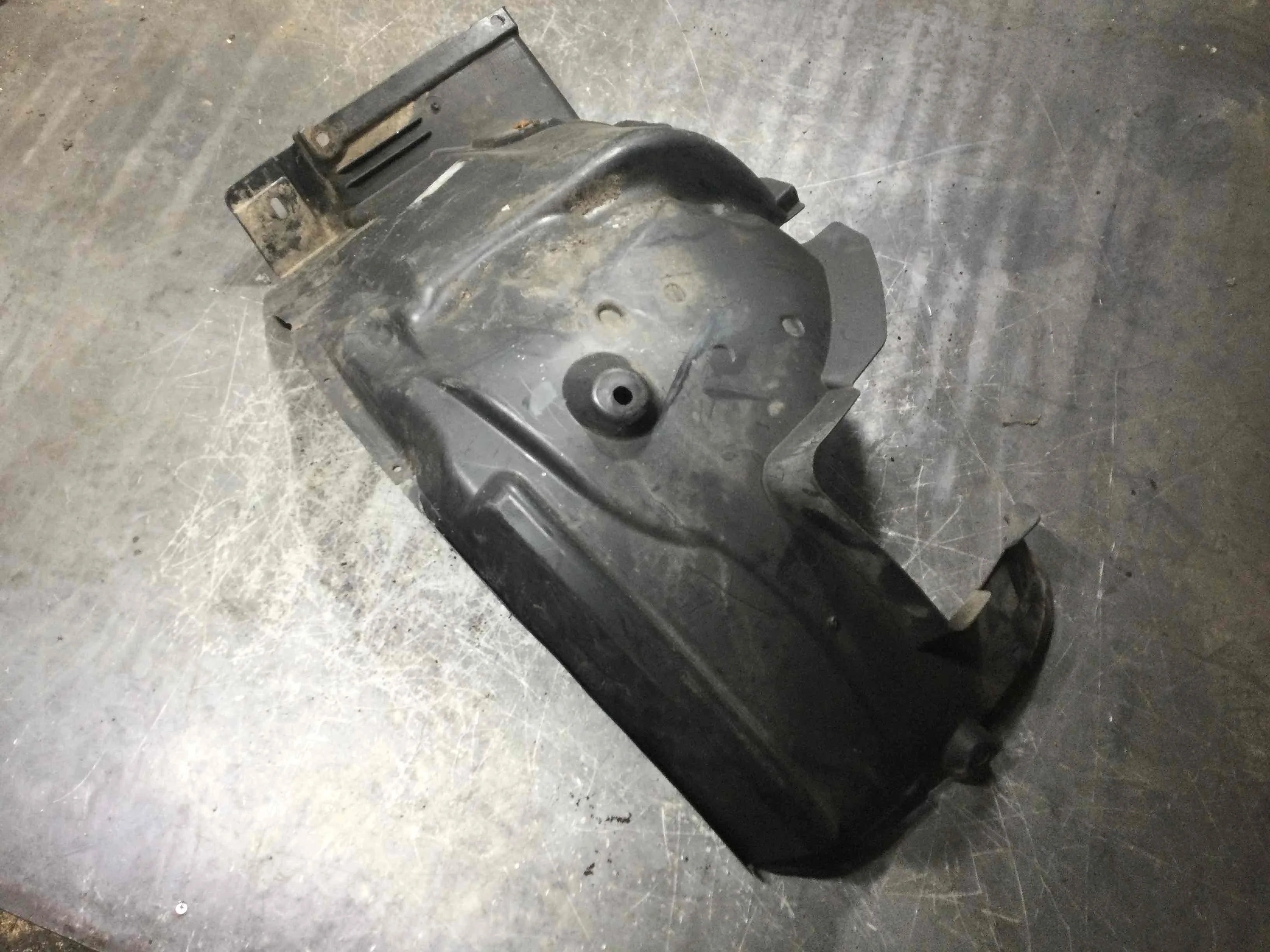 Защита арок передняя левая (подкрылок) BMW 3-Series 3-Series E90/E91/E92/E93 2005 - 2010 бензин 2.0 i Механика Универсал