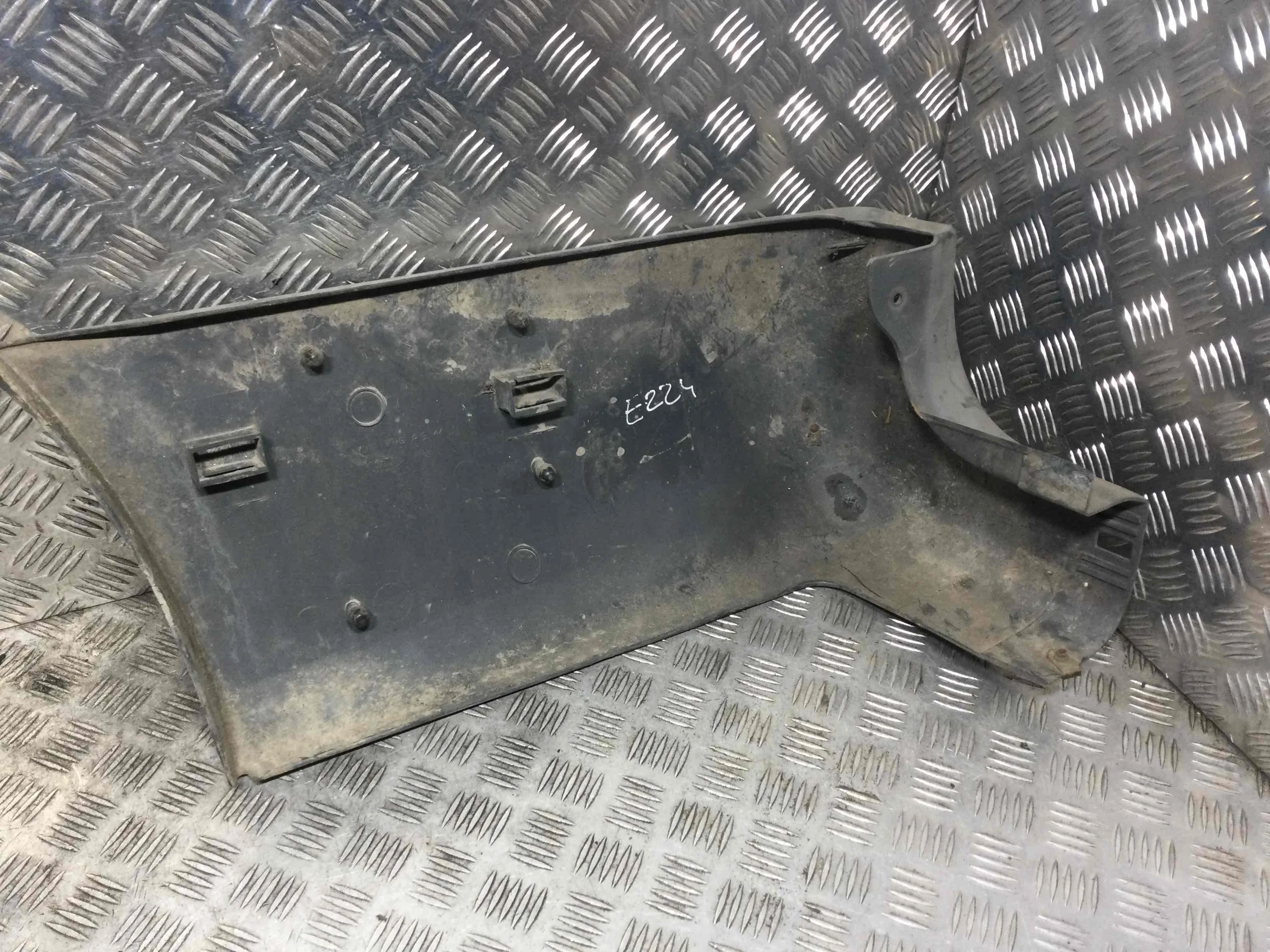 Клык бампера задний правый Ford Transit 3 поколение [рестайлинг] (2006-2013) дизель 2.2 TDCi Механика Микроавтобус