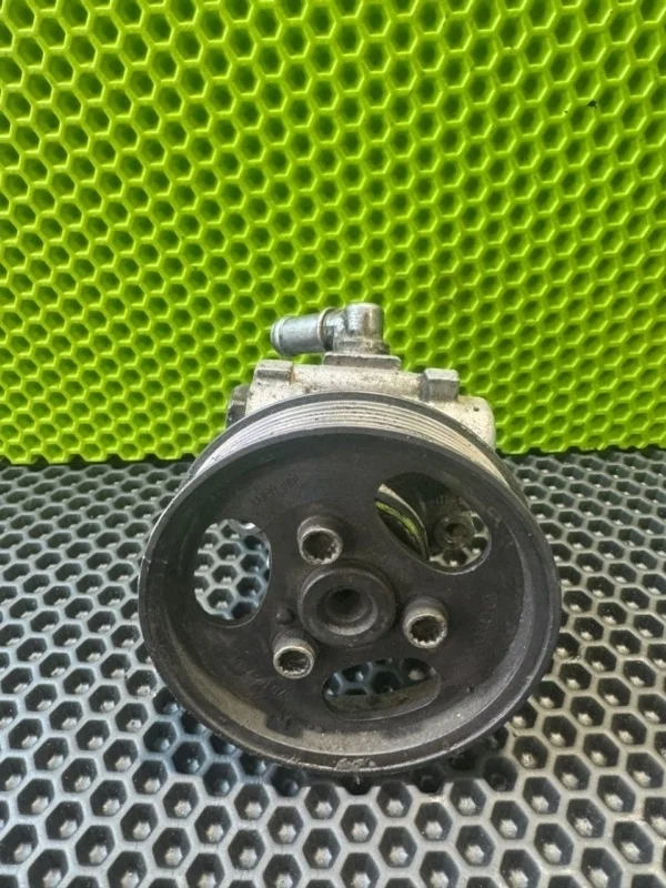 Насос гидроусилителя руля гур VW Touareg 2008