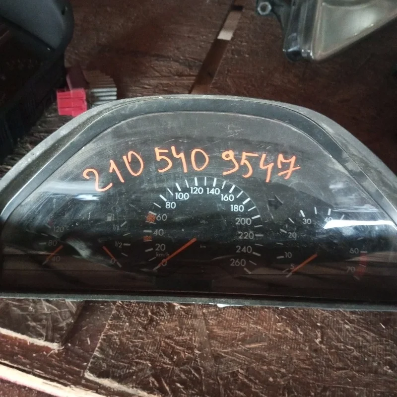 Щиток приборов Mercedes-Benz E 2105409547 W210