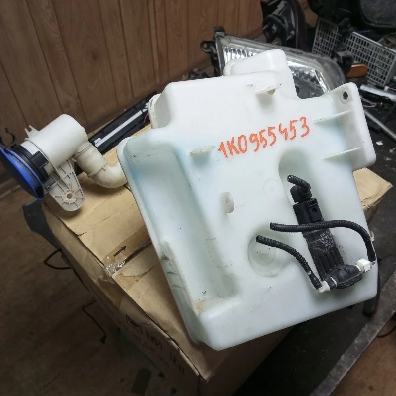 Бачок омывателя Volkswagen Golf 5 1K0955453