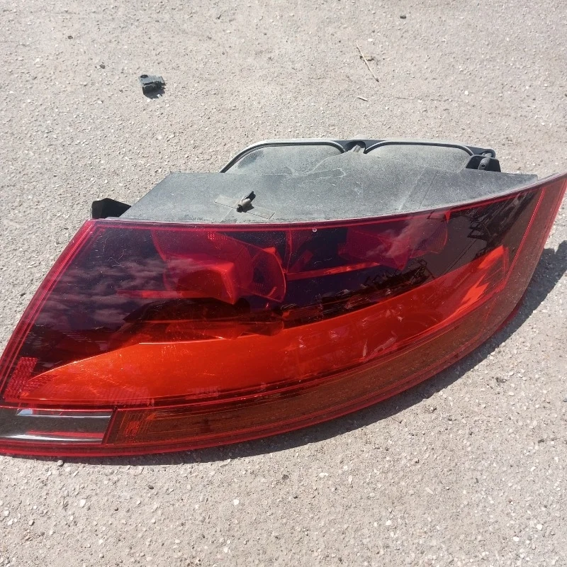 Стоп-сигнал Audi TT 8J0945096C 8J3, задний правый