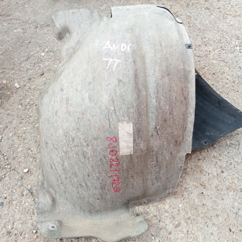 Подкрылок Audi TT 2009 8J0821172B 8J3, передний правый