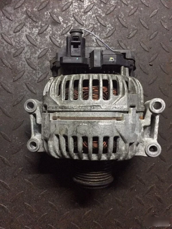 Генератор Audi A4 06H903016L