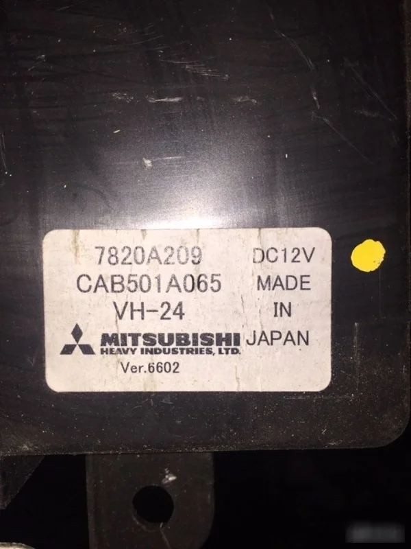 Блок управления климат-контролем 7820A209