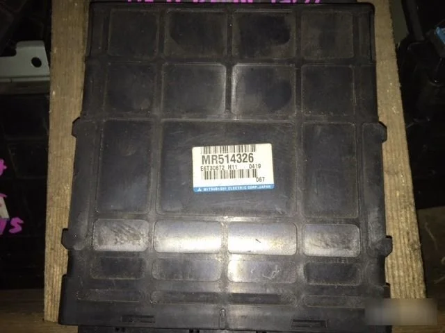 Блок управления Mitsubishi MR514326