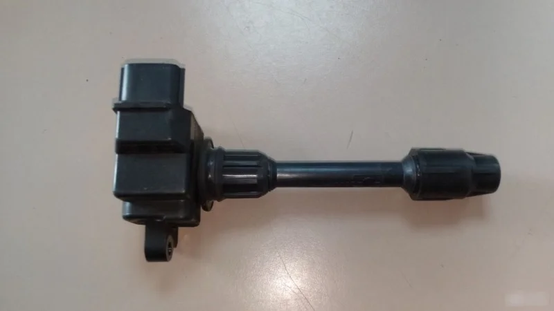 Катушка зажигания Nissan Cefiro 1994-2000 2244831U06 A32 VQ25, левая