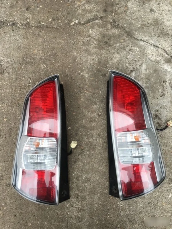 Стоп-сигнал Toyota Passo 2004-2010, задний