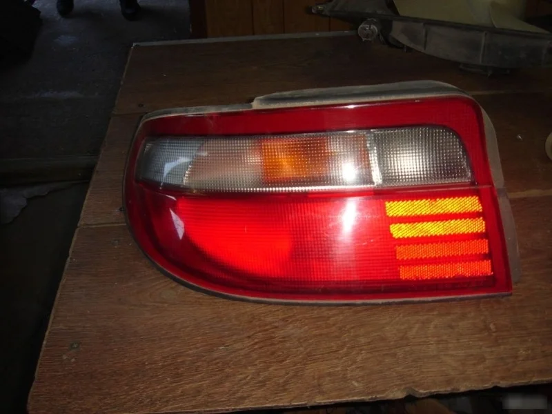Стоп-сигнал Toyota Carina 1992-1996
