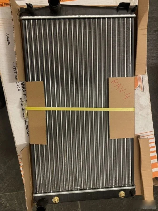 Радиатор охлаждения Toyota 2005-2010 1640028570