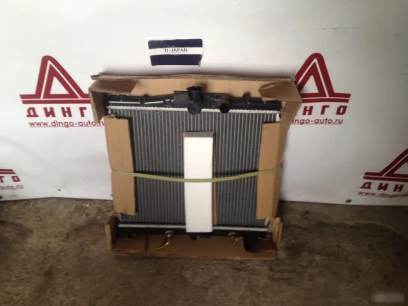 Радиатор охлаждения Nissan Tiida 214101JY0A C11