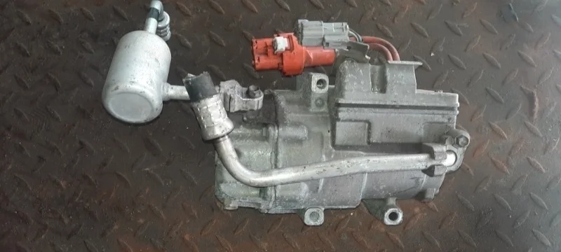 Компрессор кондиционера Lexus LS600 2006-2017 8837050010 UVF45 2URFSE