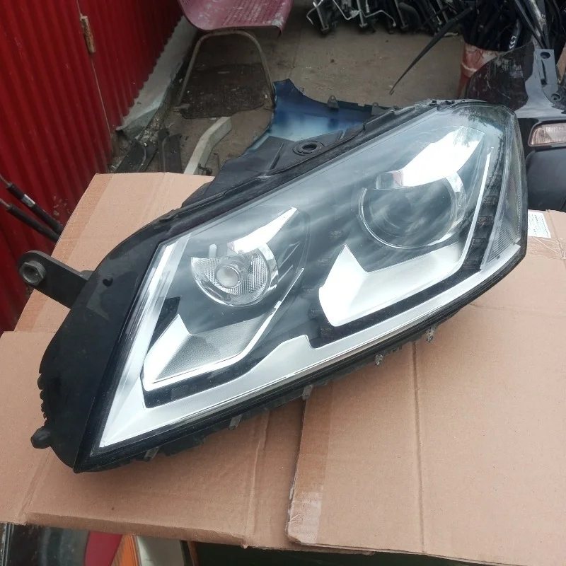 Фара Volkswagen Passat B7 Alltrack 3AC941753 365, передняя левая