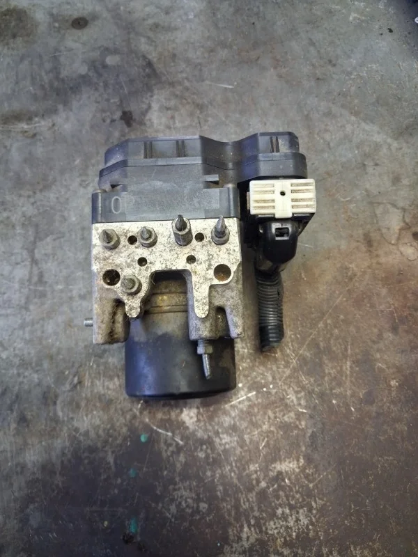 Блок abs Toyota Camry 2006-2009 4454033050 ACV40 2AZ-FE