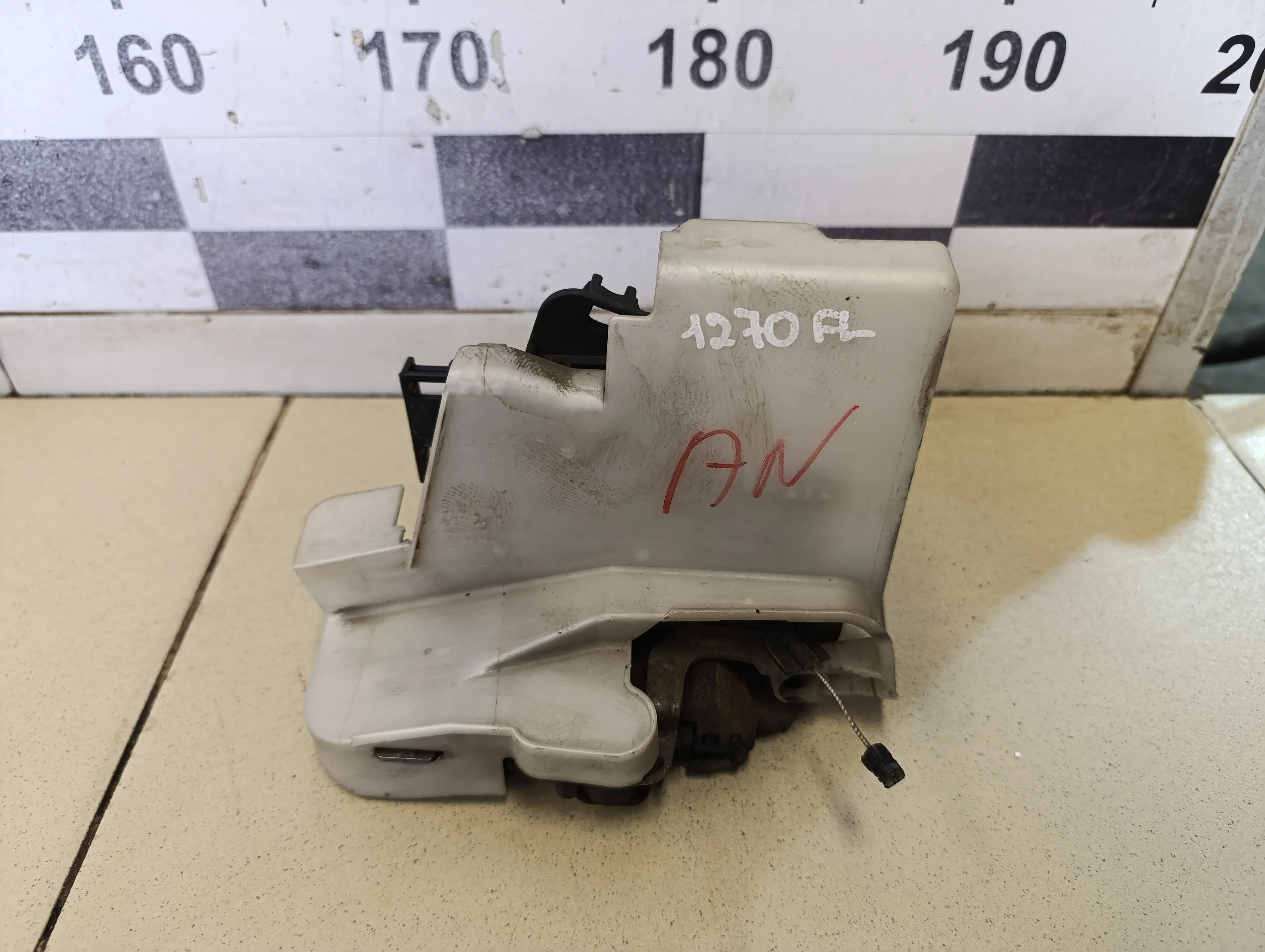 Замок двери передней левой Fabia 1999-2006