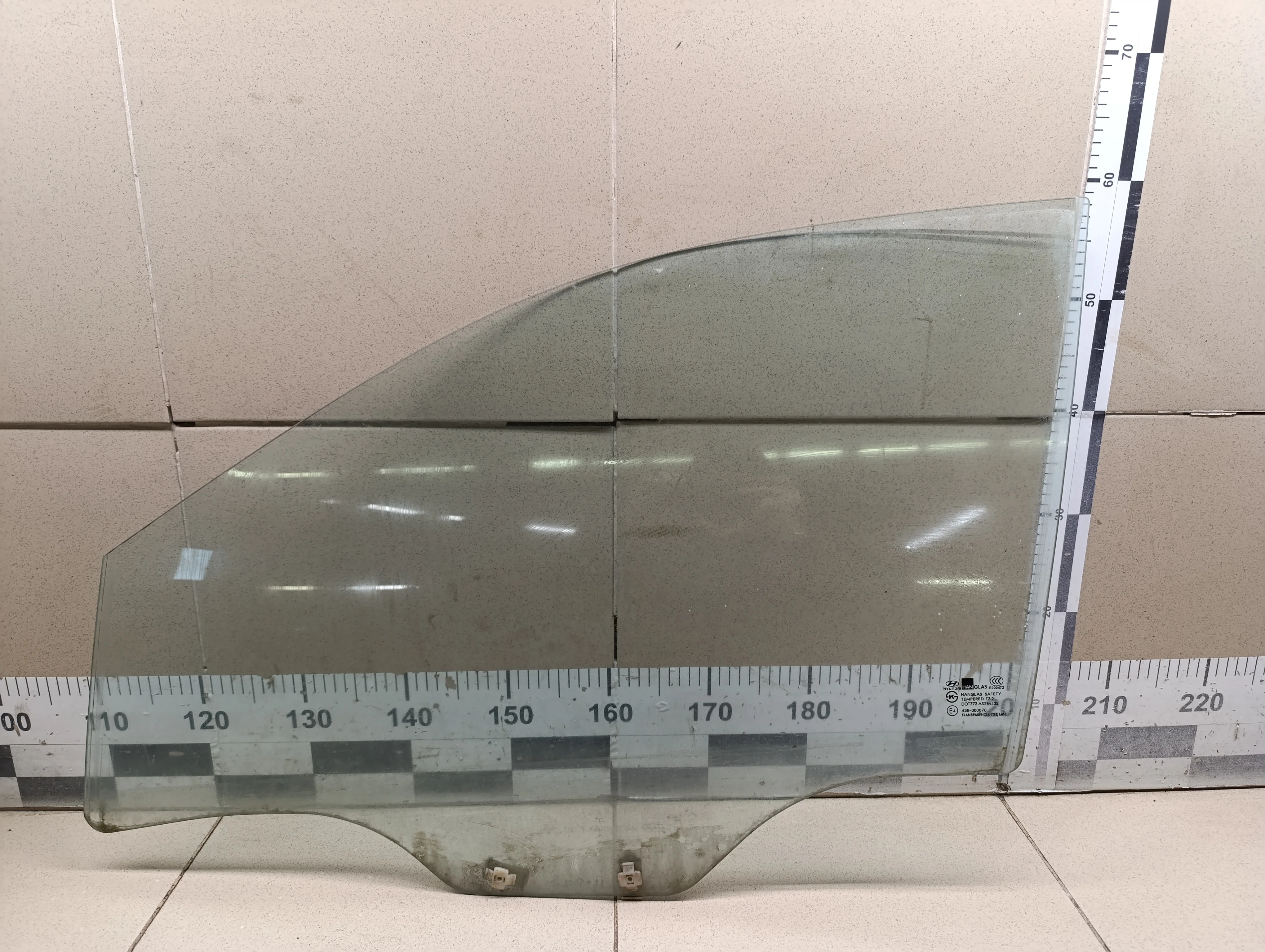 Стекло двери передней левой Getz 2002-2010