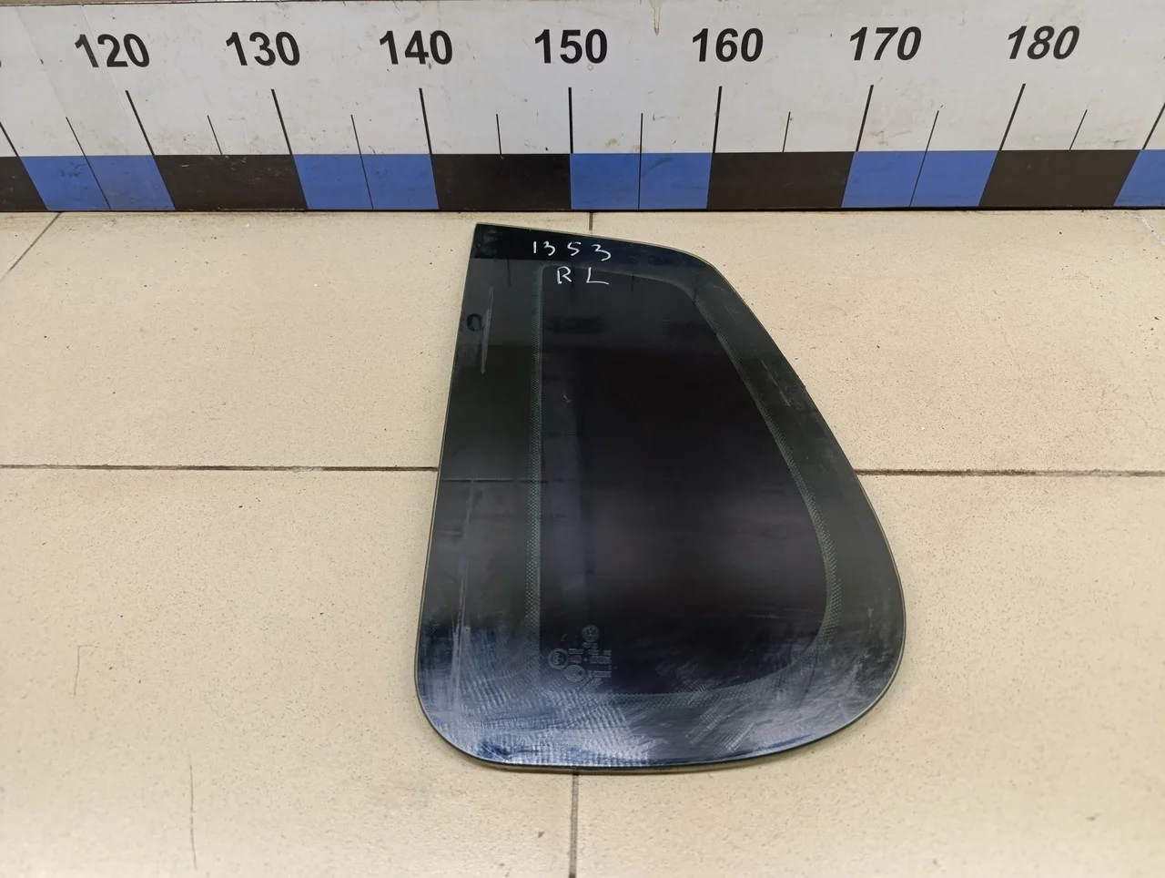 Стекло кузовное глухое левое Tiguan 2011-2016