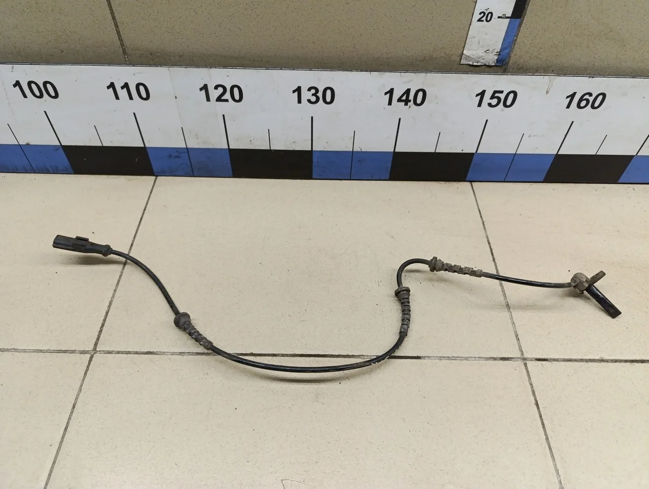 Датчик ABS передний Duster 2012>