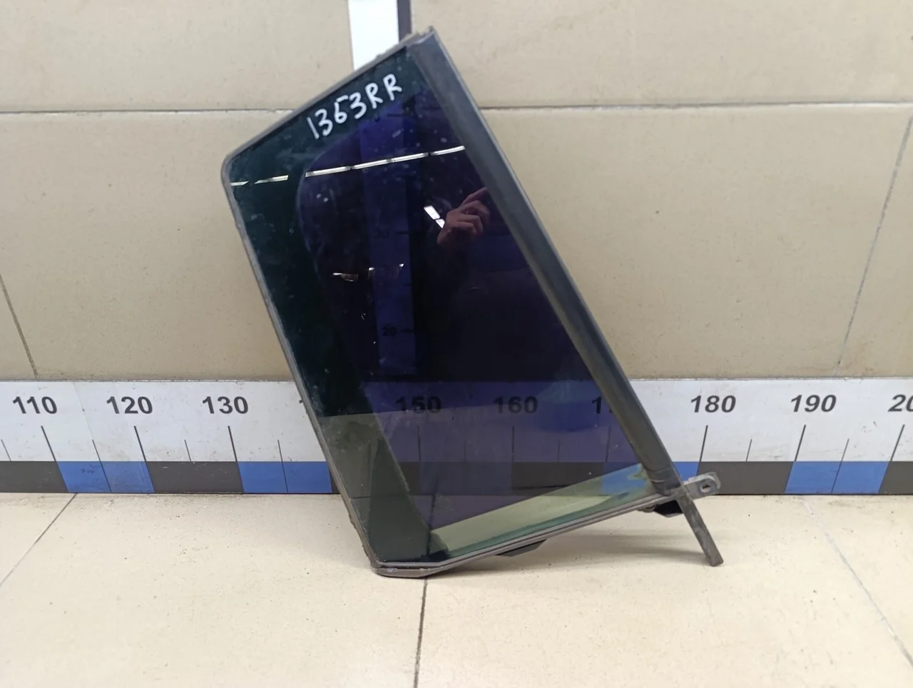 Стекло двери задней правой (форточка) Tiguan 2011-2016