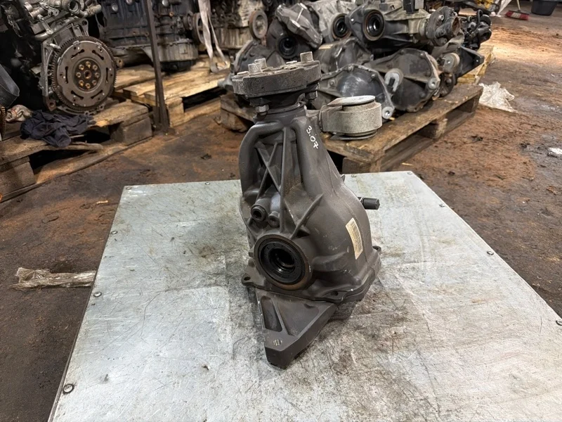 Редуктор Mercedes E A2123501314 W212, задний