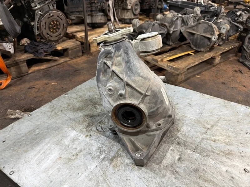 Редуктор Mercedes E A2123501314 W212, задний