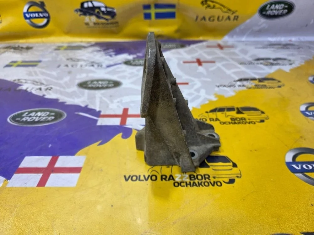 Кронштейн двигателя левый Discovery 4 L319 306DT Range Rover Sport I рестайлинг (2009—2013)