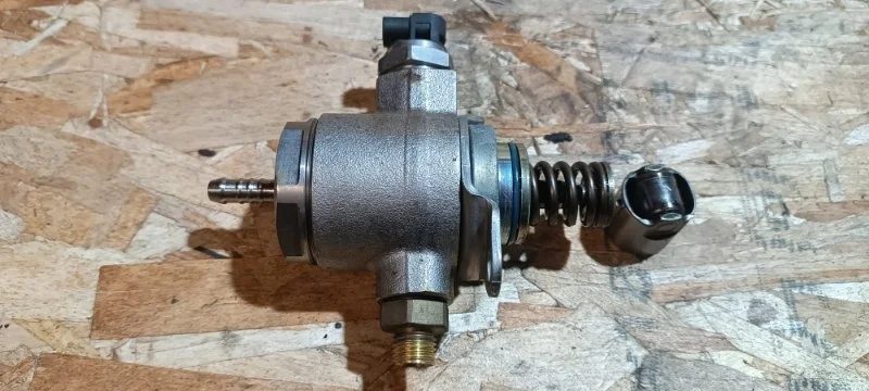 Топливный насос высокого давления( тнвд ) Volkswagen Passat 2015 365