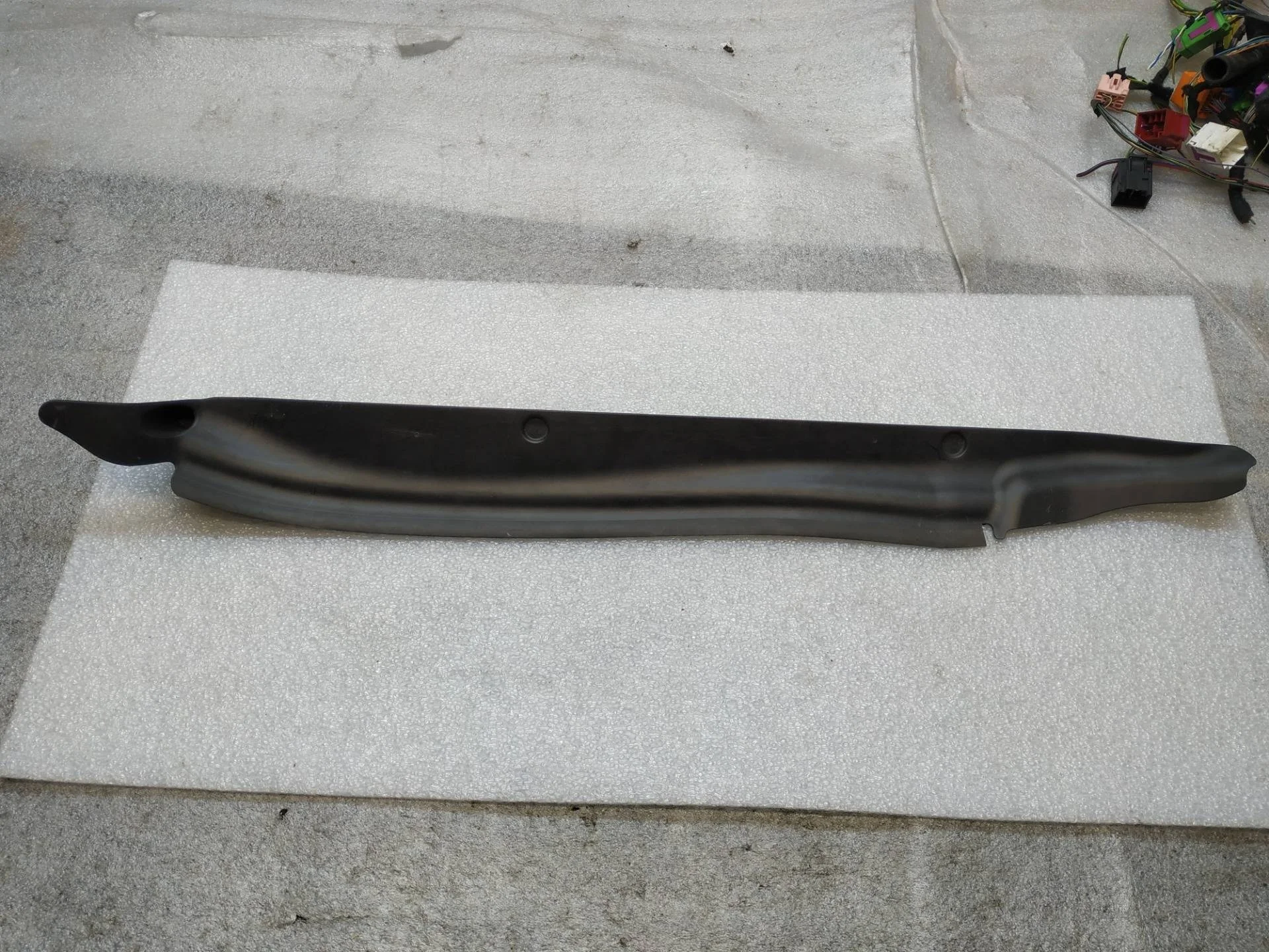 пыльник крыла переднего левого Volkswagen Touareg 2 7P6 2013