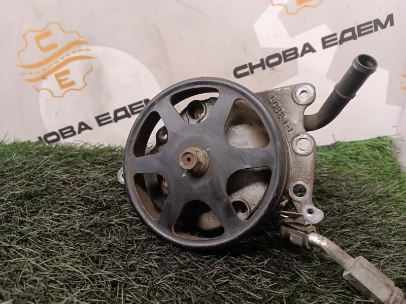 Насос гидроусилителя руля Mazda MPV LC6232600F GY 2.5