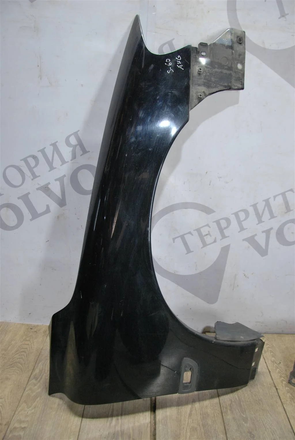 Крыло переднее правое VOLVO S60 2000-2009