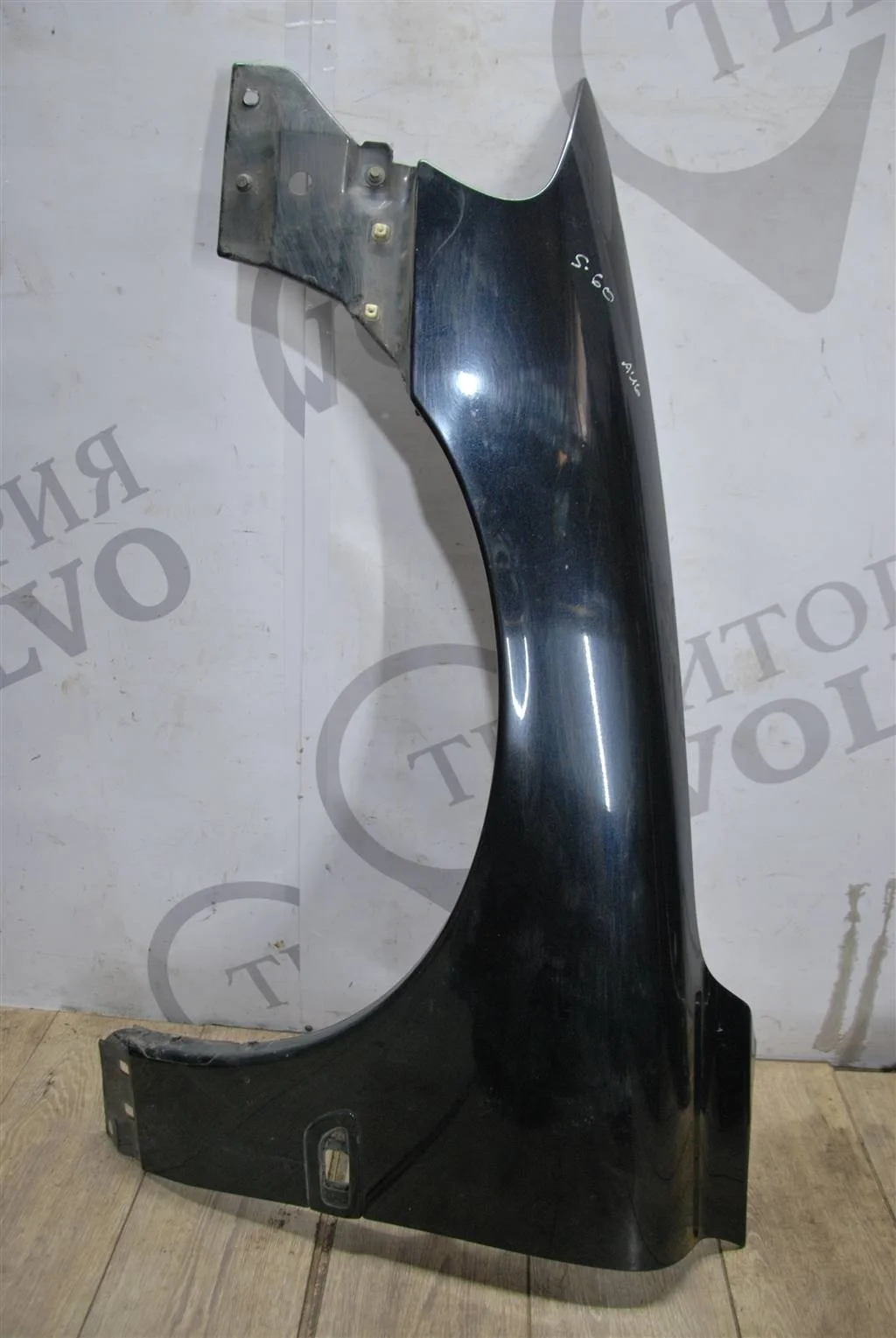 Крыло переднее левое VOLVO S60 2000-2009