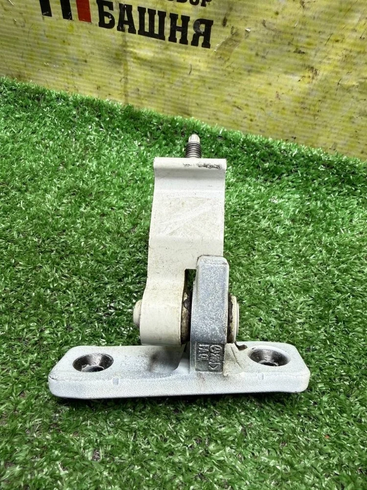 Петля двери Mercedes E-Class 2019 A2057207711 W213 264.920, передняя левая