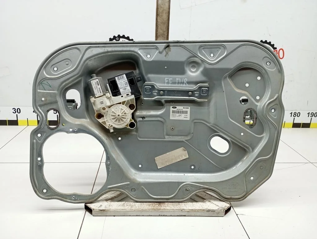 Стеклоподъемник передний правый Ford Focus 2007