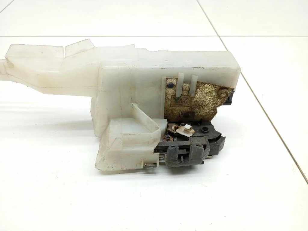 Замок двери передней правой Renault Symbol 1