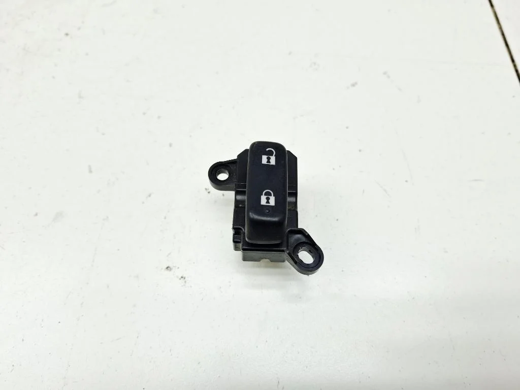 Кнопка центрального замка Mazda CX-7 2007 ER