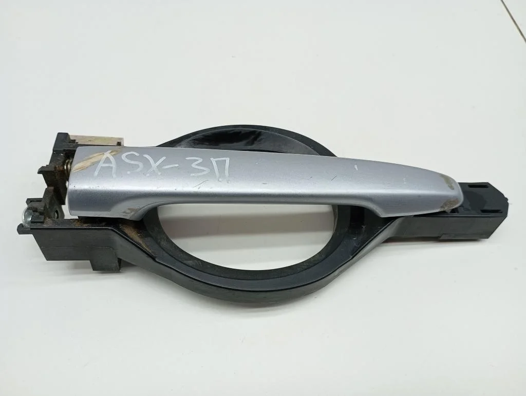 Ручка двери задней наружная правая Mitsubishi ASX 2010