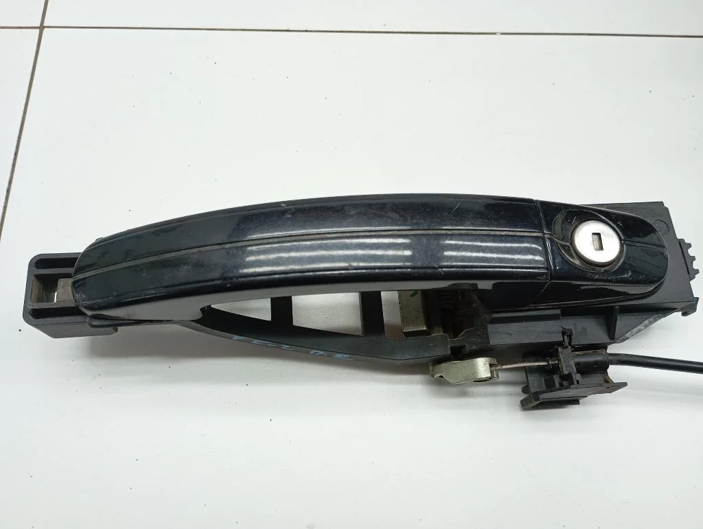 Ручка двери передней наружная левая Ford Focus 2