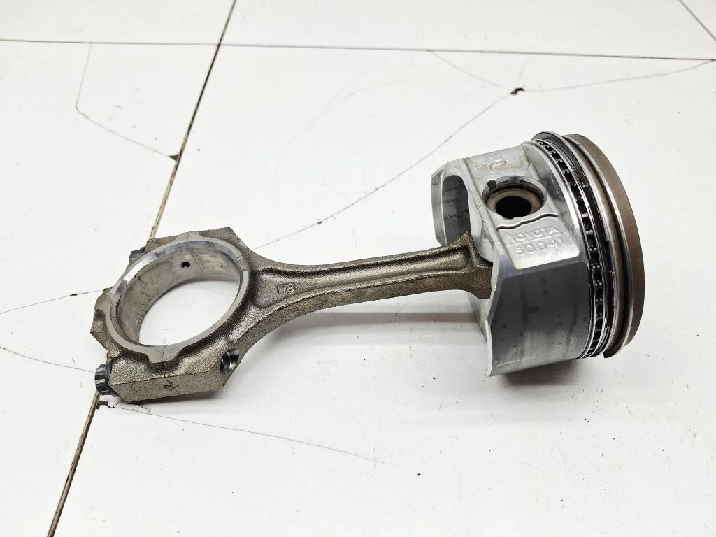 Поршень с шатуном Toyota Land Cruiser 100