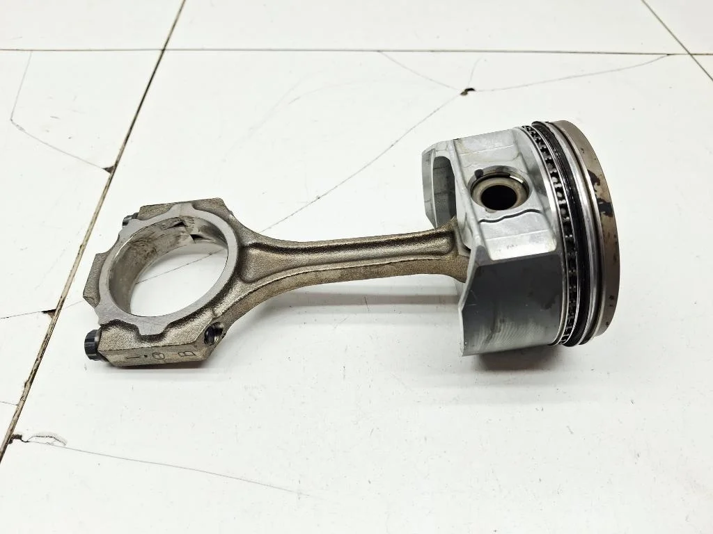 Поршень с шатуном Toyota Land Cruiser 100