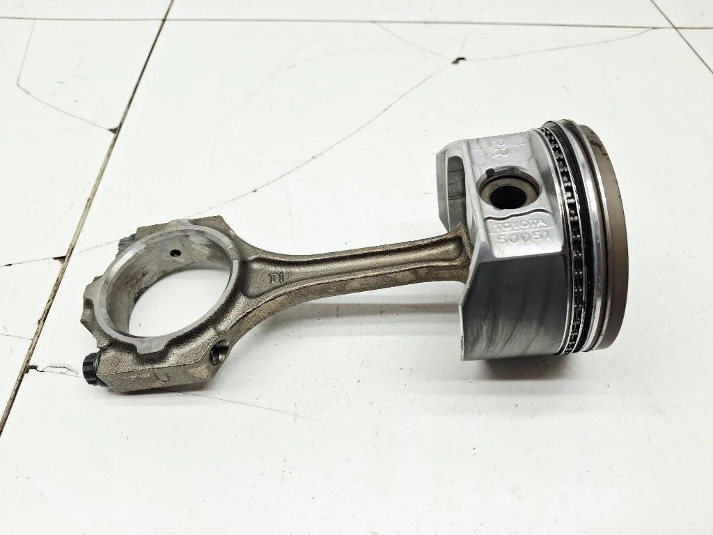 Поршень с шатуном Toyota Land Cruiser 100